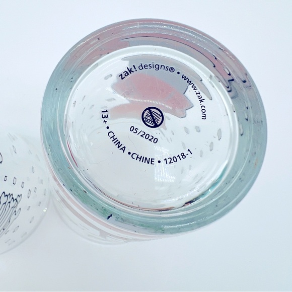 Peanuts Snoopy Linus Charlie Brown Set Of 2 Glassware Cup NIB - Picture 9 of 12